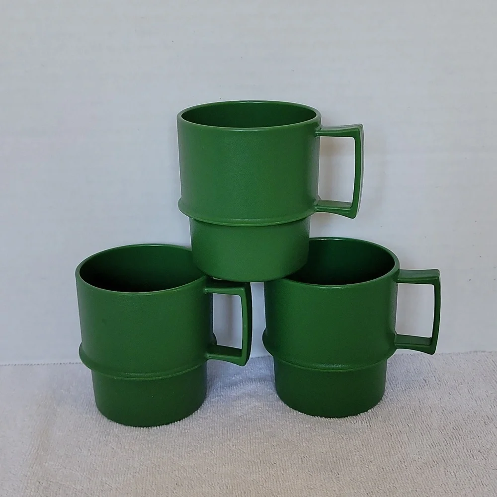 Vintage Tupperware Holiday Christmas Dove coffee mugs set of 3 - Picture 3 of 7